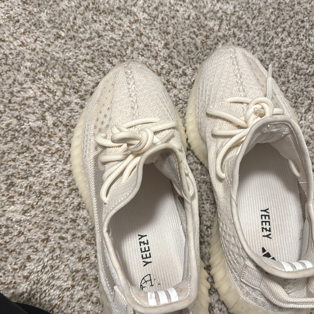 Yeezy Sneakers (men Sizing) - Picture 4 of 5